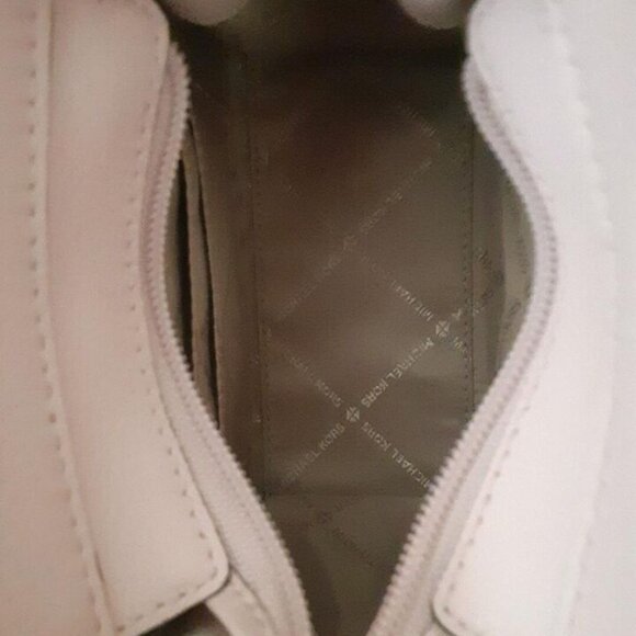 Michael Kors RARE RETIRED STYLE- SO DARN CUTE TINY PINK CROSSBODY BAG OR HANDLES - Picture 9 of 11